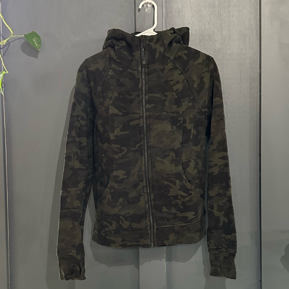 Lululemon Scuba Full Zip - 8 - Camo